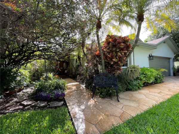 15045 SW 138th Pl, Unincorporated Dade County, Florida 33186, image 1