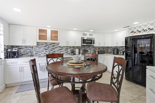 15652 SW 91st Ln, Unincorporated Dade County, Florida 33196, image 2