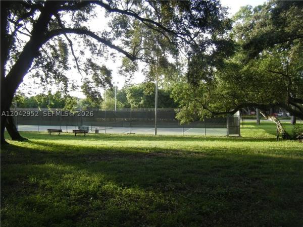 Evergreen Of Pine Island Ridge, 9401 Evergreen Pl #103, Davie, Florida 33324, image 2