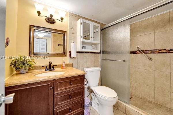Colony Point, 1000 Colony Point Cir #422, Pembroke Pines, Florida 33026, image 2