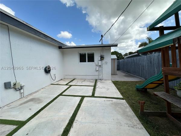 10010 SW 162nd St, Unincorporated Dade County, Florida 33157, image 1