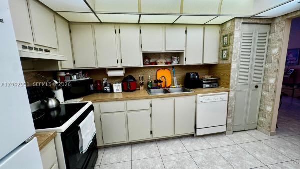 Hallandale Beach, Florida 33009, image 1
