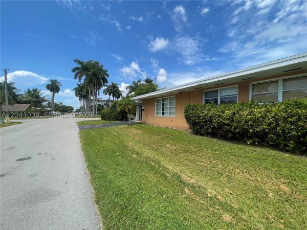 Poinsetta Park, 1400 N 16th Ave #2, Hollywood, Florida 33020, image 1