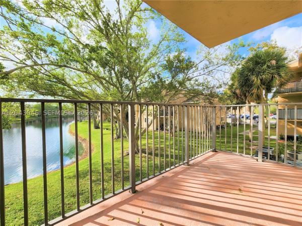 The Palms Of Pembroke, 251 Palm Cir W #204, Pembroke Pines, Florida 33025, image 2