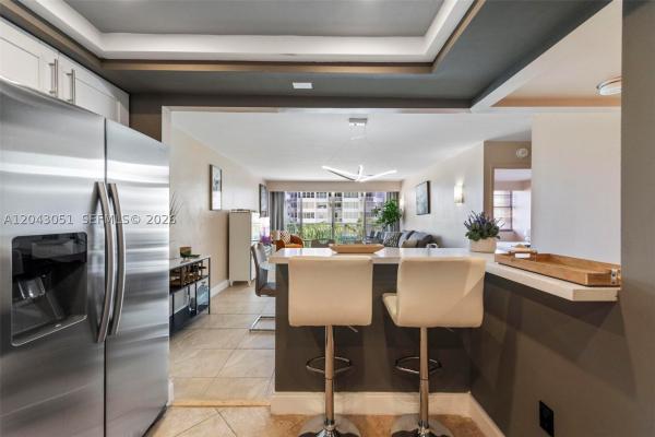 Del Prado, 18061 Biscayne Blvd #303-2, Aventura, Florida 33160, image 1