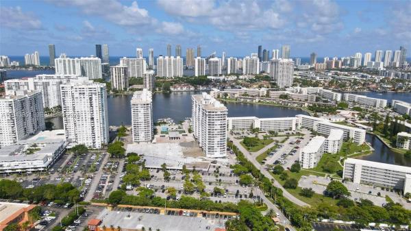 Del Prado, 18061 Biscayne Blvd #303, Aventura, Florida 33160, image 1