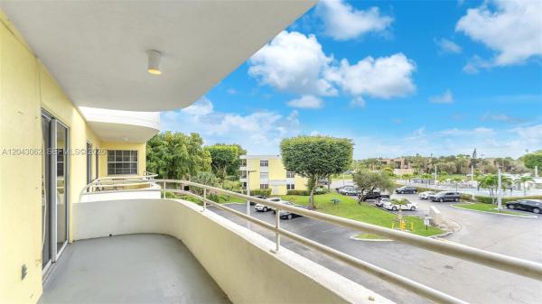 10755 SW 108th Ave #304, Unincorporated Dade County, Florida 33176, image 1