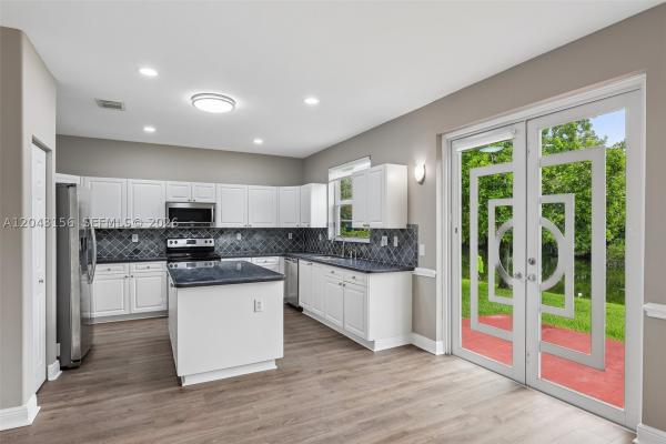 Walnut Creek, 2162 NW 77th Ter, Pembroke Pines, Florida 33024, image 2