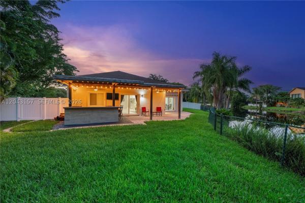 Pebble Creek At Jacaranda, 720 S Old Nob Hill Rd, Plantation, Florida 33324, image 3