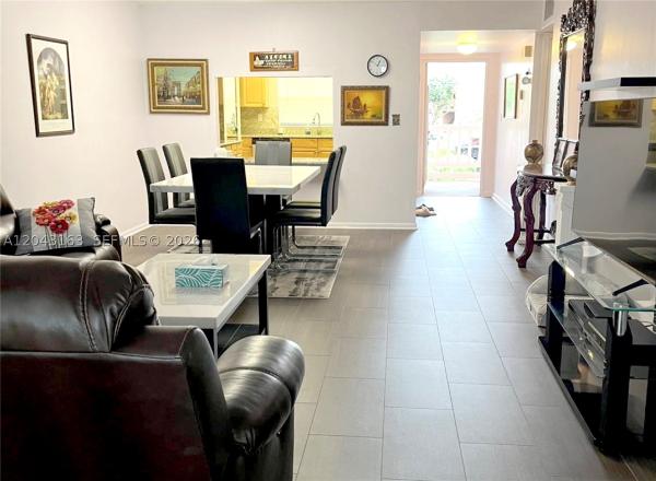 Sunrise Lakes 3, 9481 Sunrise Lakes Blvd #208, Sunrise, Florida 33322, image 2