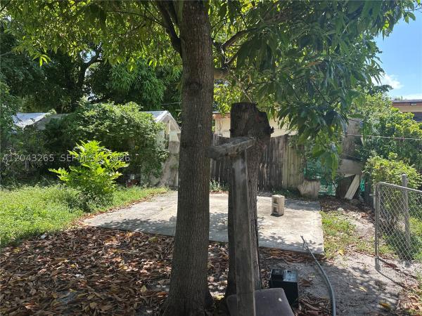 Rivera Manor, North Miami, Florida 33168, image 2