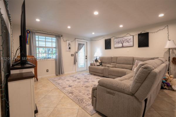 15160 Scotts Pl, Loxahatchee, Florida 33470, image 2