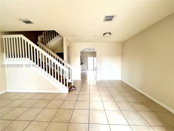 Bonterra, 9271 W 33rd Ln, Hialeah, Florida 33018, image 2
