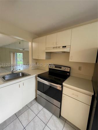 426 NE 210th Cir Ter #103-2, Unincorporated Dade County, Florida 33179, image 1