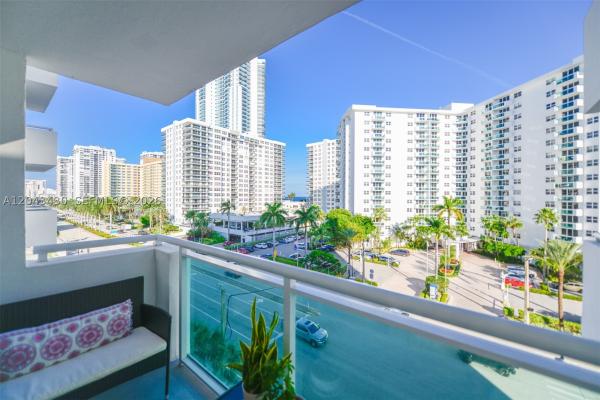 The Residences On Hollywood Beach, 3000 S Ocean Dr #514, Hollywood, Florida 33019, image 3