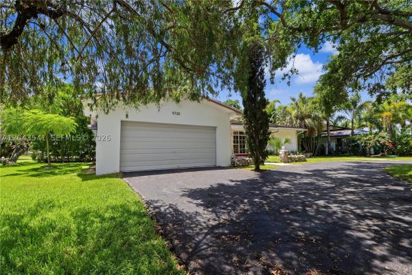 9720 Palmetto Club Ln W, Unincorporated Dade County, Florida 33157, image 1