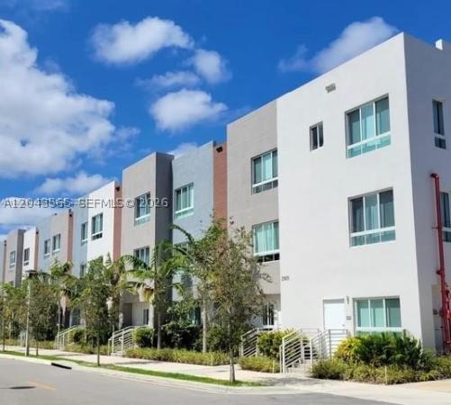 2505 NE 193rd St #4108, Unincorporated Dade County, Florida 33180, image 2