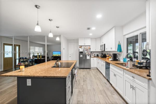 Mainlands Of Tamarac Lakes, 7111 NW 58th St, Tamarac, Florida 33321, image 1