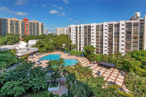 Plaza Of The Americas, 16919 N Bay Rd #307, Sunny Isles Beach, Florida 33160, image 3
