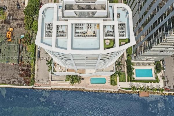 New Wave, 725 NE 22nd St #8B, Miami, Florida 33137, image 1