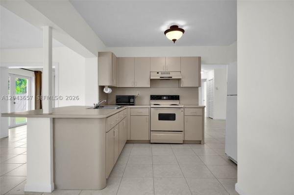 Miami Lakes Residential, 14375 Lake Candlewood Ct, Miami Lakes, Florida 33014, image 3