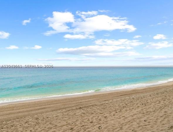 Le Chateau Royal, 3540 S Ocean Blvd #212, South Palm Beach, Florida 33480, image 3