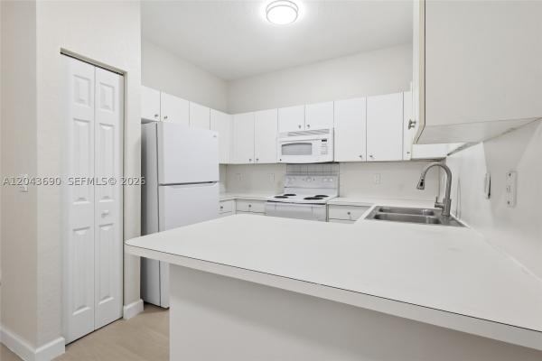 Caribbean Isles Villas, 2728 NE 3rd Ct #201, Homestead, Florida 33033, image 2