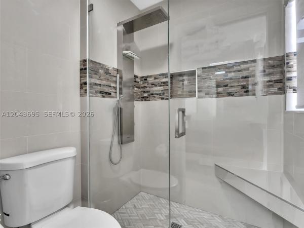 Verona Lake, 639 Verona Pl, Weston, Florida 33326, image 2