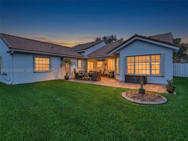 Verona Lake, 639 Verona Pl, Weston, Florida 33326, image 3