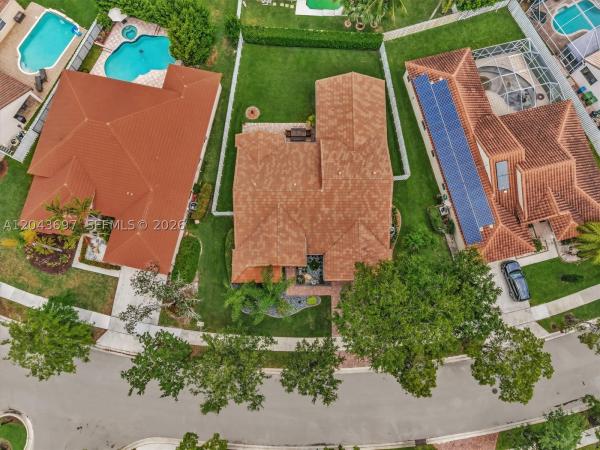Verona Lake, 639 Verona Pl, Weston, Florida 33326, image 3