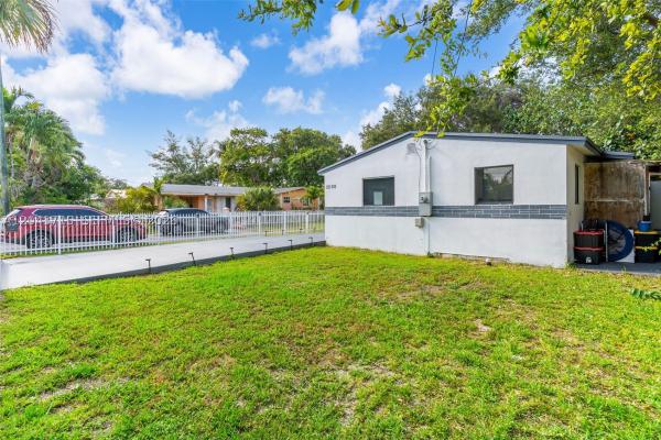 Washington Park, 15100 NE 14th Ct, North Miami Beach, Florida 33162, image 1