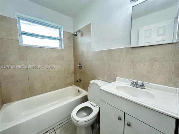 West Moorland, 101 NW 13th Ave #E-W, Dania Beach, Florida 33004, image 2