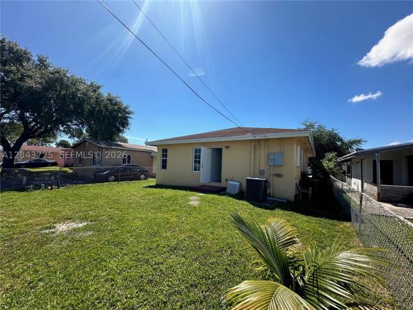 Liberia, 2235 Farragut St, Hollywood, Florida 33020, image 2