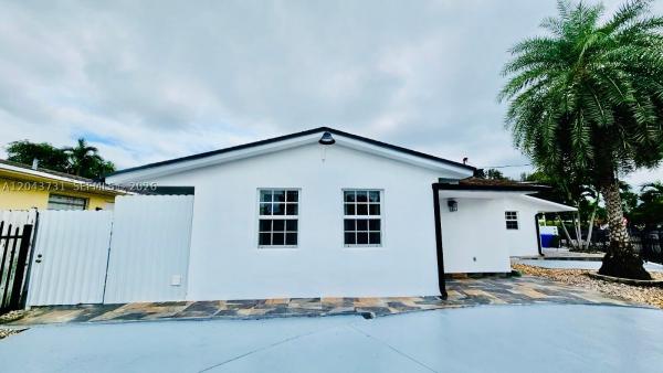 The Pines, 3180 SW 25th Ter #1, Miami, Florida 33133, image 2