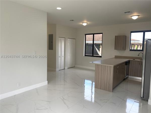 Ocean Park, 211 NW 7th Ct #B, Hallandale Beach, Florida 33009, image 3