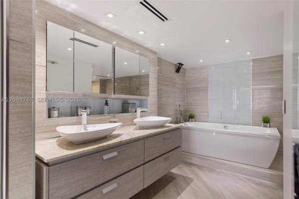 Le Trianon, 6061 Collins Ave #8F, Miami Beach, Florida 33140, image 2