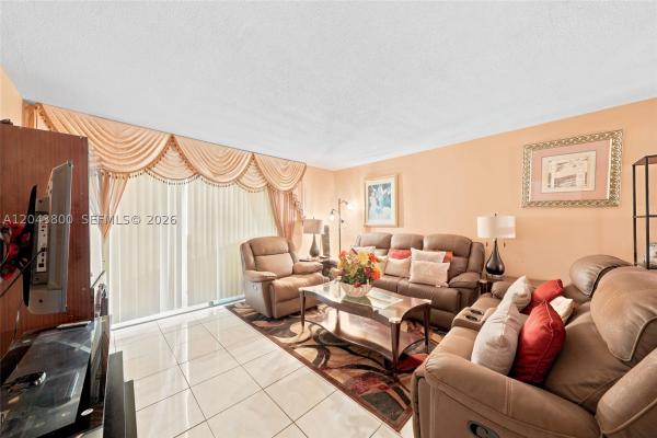 Emerald, 4141 NW 44th Ave #321, Lauderdale Lakes, Florida 33319, image 3