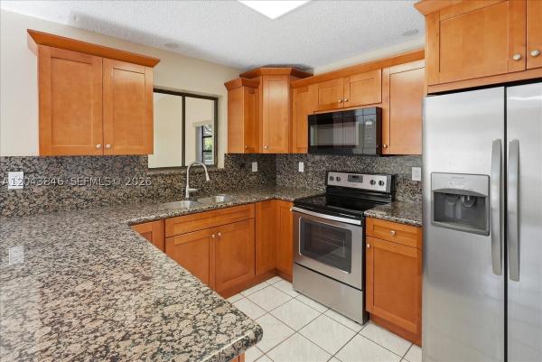 10528 SW 69th Ter, Unincorporated Dade County, Florida 33173, image 2