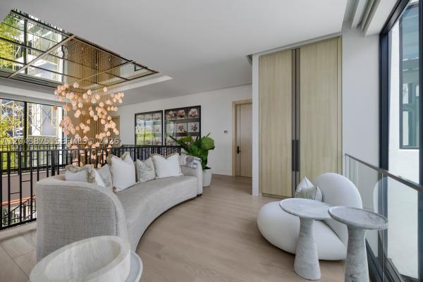 La Gorce Island, 58 La Gorce Cir, Miami Beach, Florida 33141, image 2