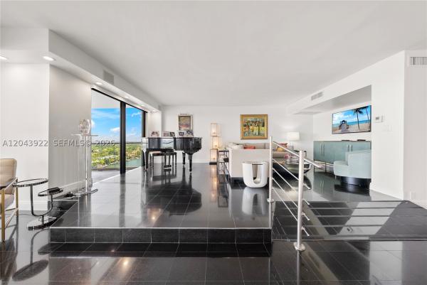 Towerhouse, 5500 Collins Ave #1902, Miami Beach, Florida 33140, image 2