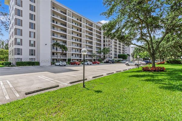 Palm-Aire Country Club 1, 3250 N Palm Aire Dr #406, Pompano Beach, Florida 33069, image 2
