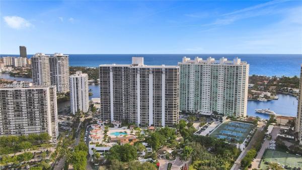 Hamptons West, 20281 E Country Club Dr #407, Aventura, Florida 33180, image 3