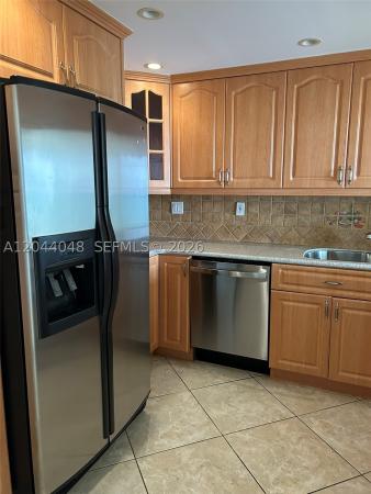 Oceanfront Plaza, 2625 Collins Ave #1805, Miami Beach, Florida 33140, image 2