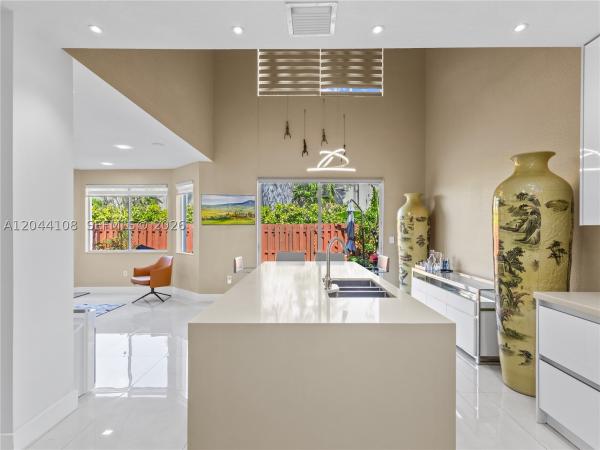 7086 NW 116th Ct, Doral, Florida 33178, image 2