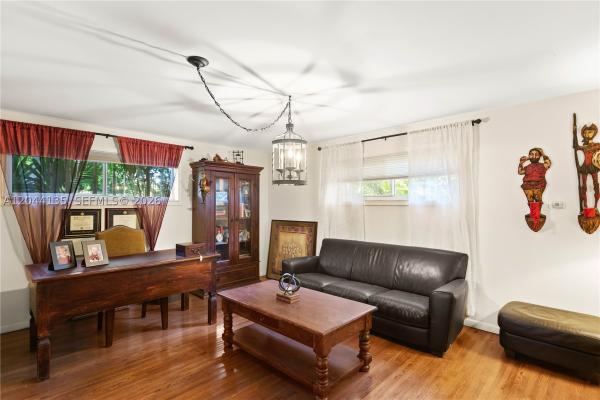 Riviera, 6315 Maynada St, Coral Gables, Florida 33146, image 3