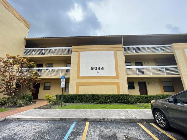 The Island Club At Coral Springs, 9044 NW 28th Dr #3-106, Coral Springs, Florida 33065, image 3