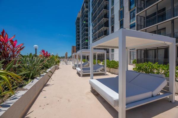 Dorset House, 2500 NE 135th St #C1011, North Miami, Florida 33181, image 2