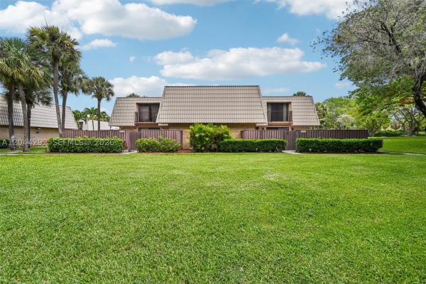 Village Of Sandalwood Lakes South, 5016 50th Way, West Palm Beach, Florida 33409, image 1
