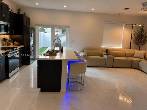 Marbella, 827 SE 18th St, Homestead, Florida 33034, image 1