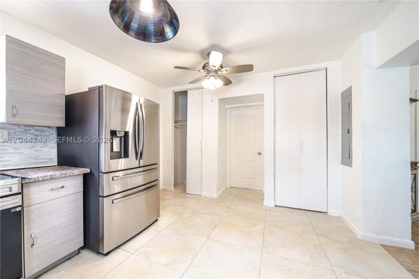 Heritage Homes, 7101 Hope St, Hollywood, Florida 33024, image 2